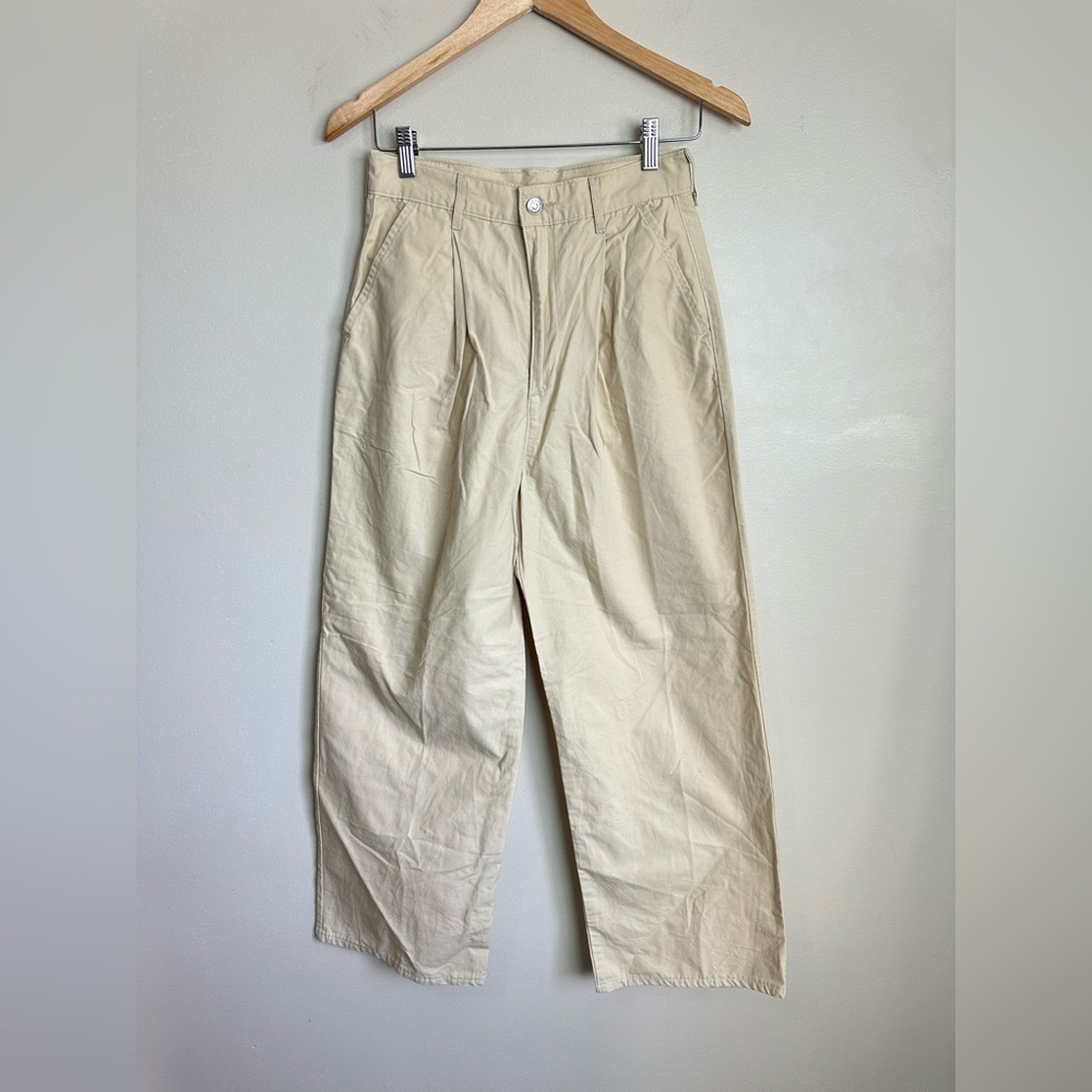 Levi's Size 28 Cream Chinos for Men
